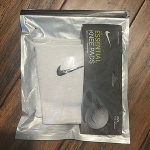 NEW! Nike Essential Knee Pads Volleyball XS/S White